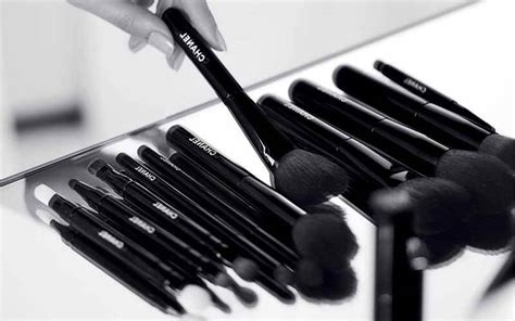 CHANEL: Pennelli trucco 